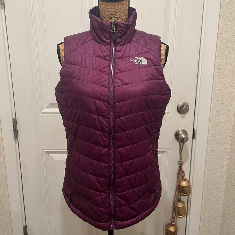 Women’s North Face puffer vest